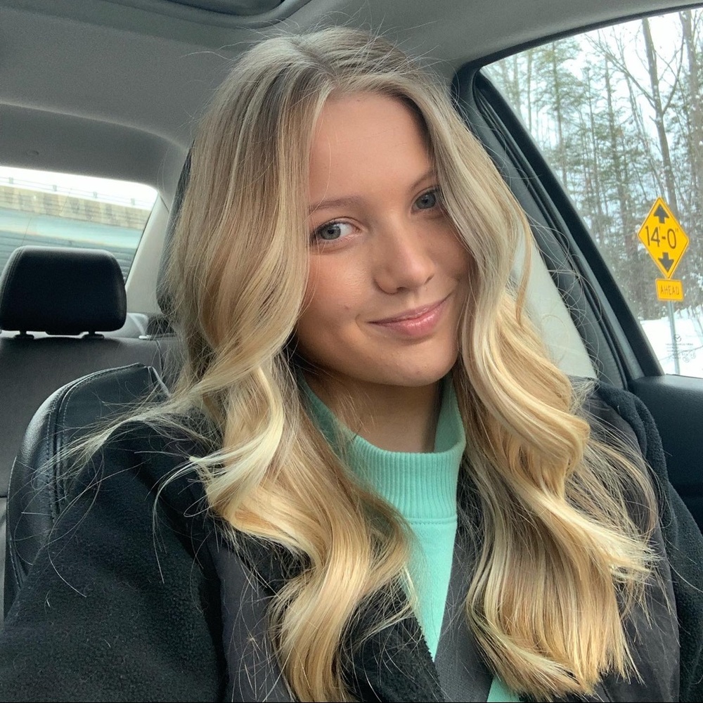 Meet your Posher, Alyssa